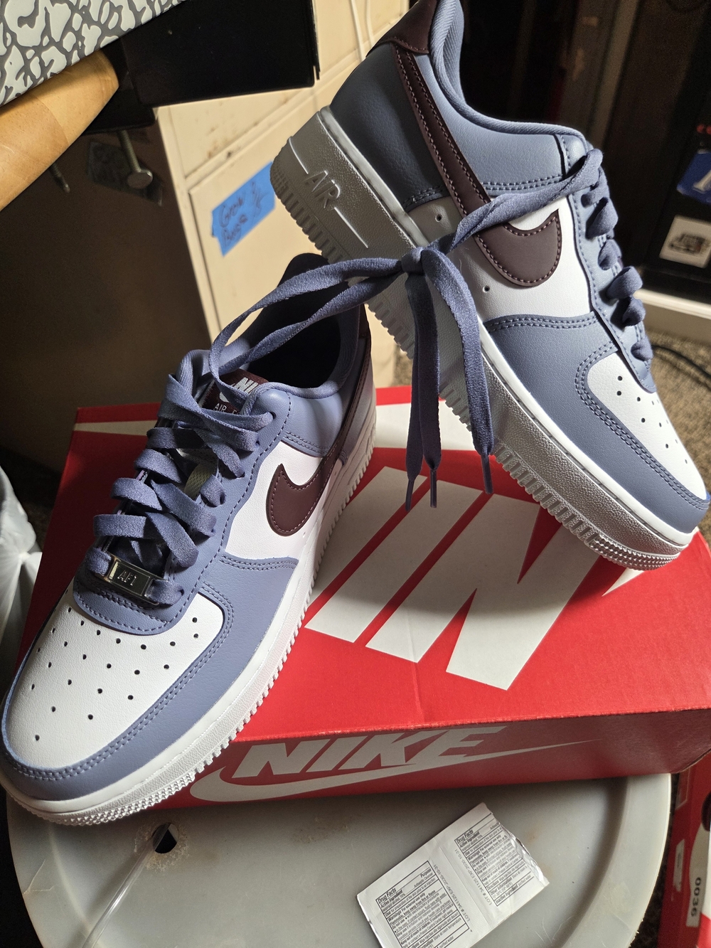 Nike Men’s Low-Top Sneakers — Lavender, White & Maroon Swoosh